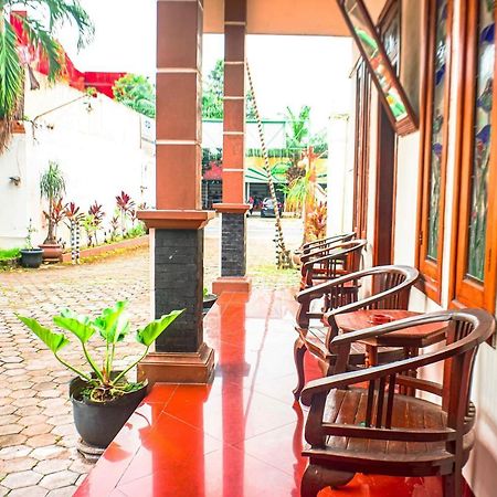 Hotel Laweyan Solo Bagian luar foto