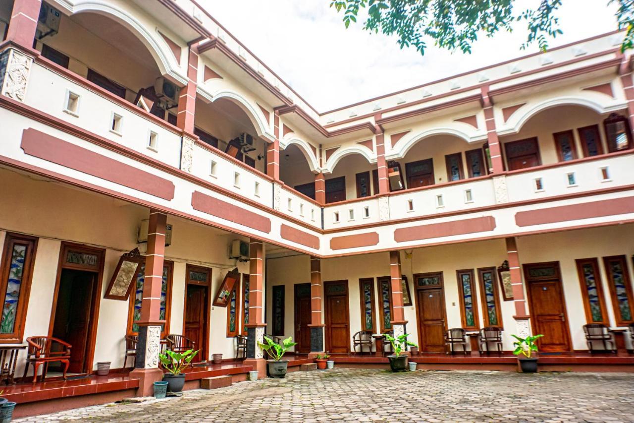 Hotel Laweyan Solo Bagian luar foto