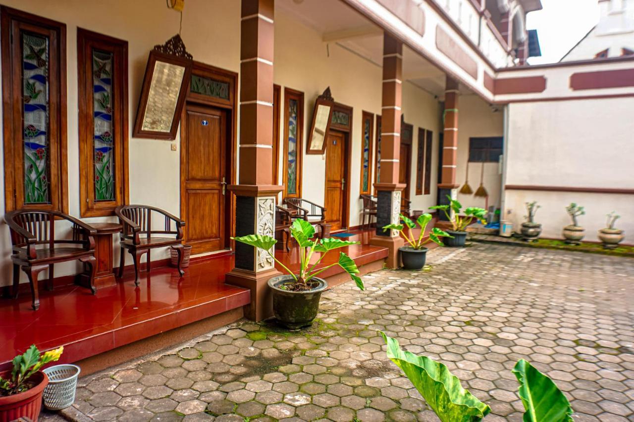 Hotel Laweyan Solo Bagian luar foto
