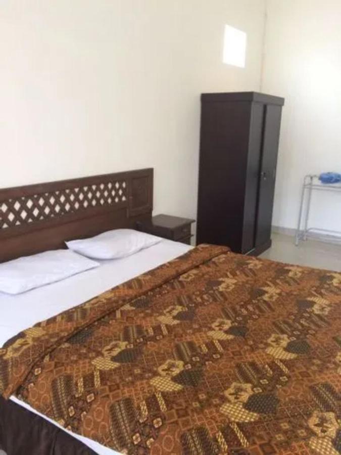 Hotel Laweyan Solo Bagian luar foto