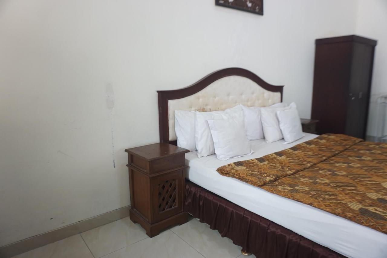 Hotel Laweyan Solo Bagian luar foto