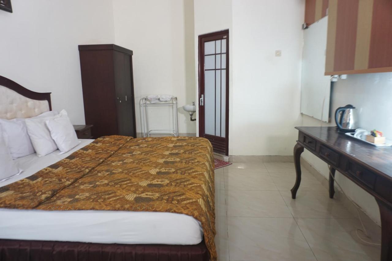 Hotel Laweyan Solo Bagian luar foto