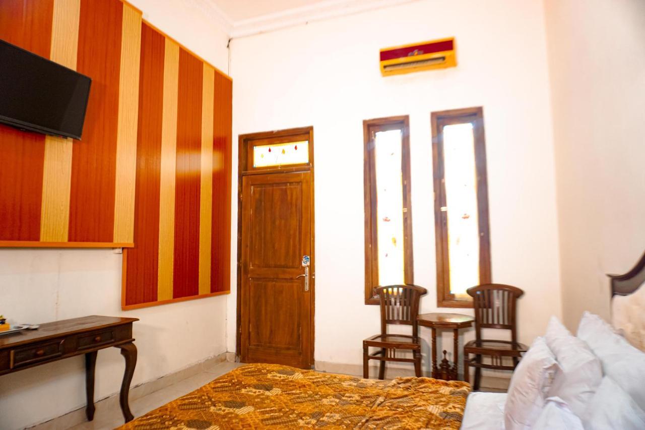 Hotel Laweyan Solo Bagian luar foto