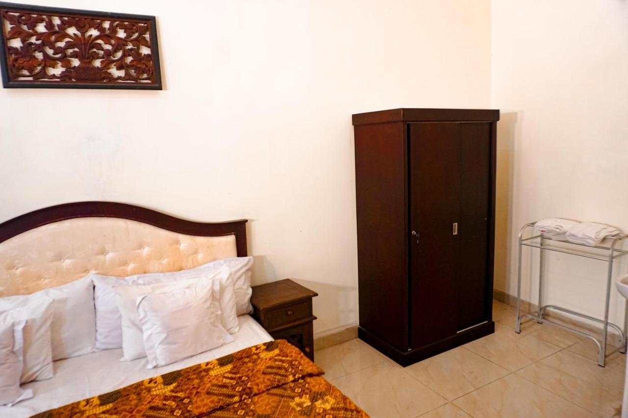 Hotel Laweyan Solo Bagian luar foto