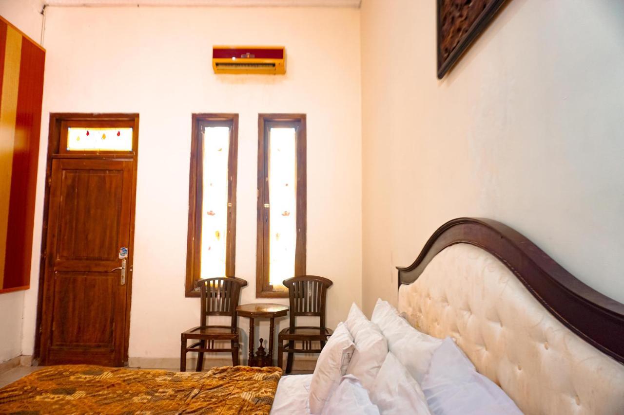 Hotel Laweyan Solo Bagian luar foto