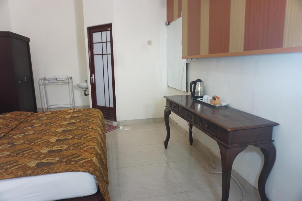 Hotel Laweyan Solo Bagian luar foto